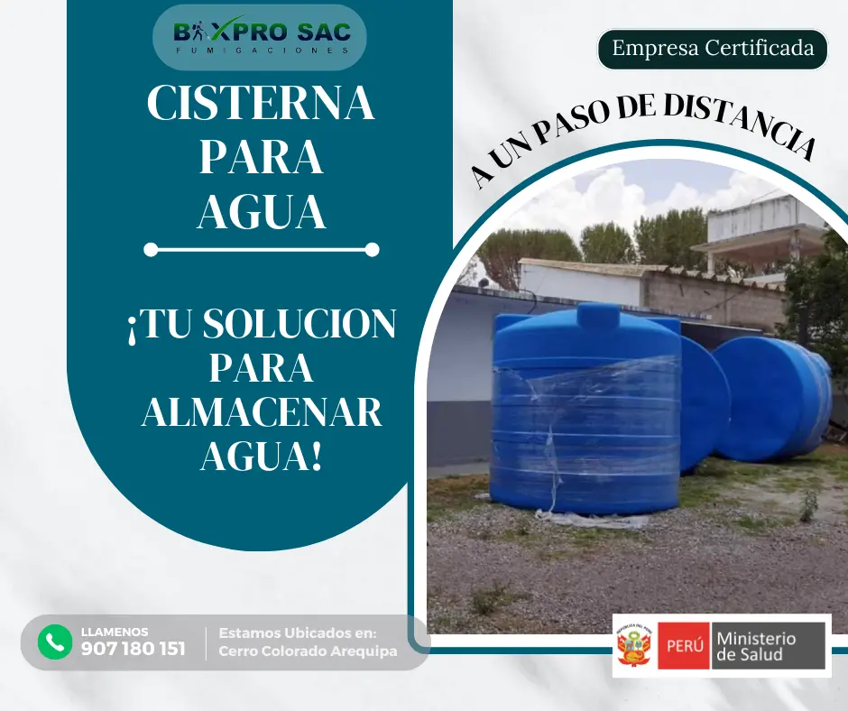 Tanque cisterna Rotoplas con tapa superior abierta.