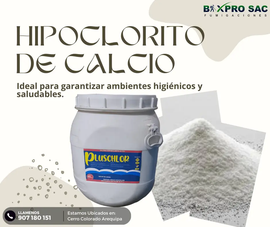 Personal desinfectando un hospital con Hipoclorito de Calcio.