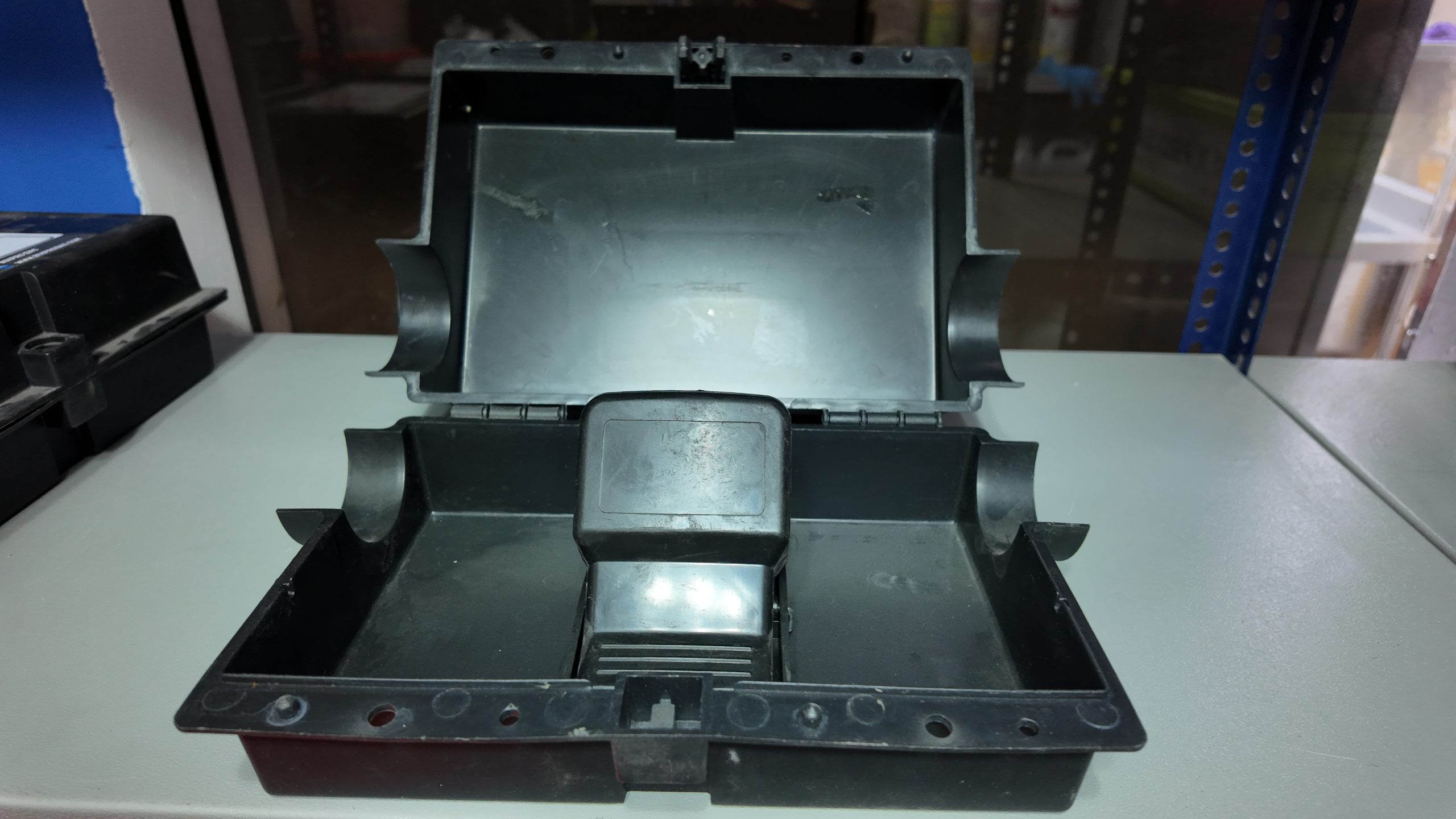 Caja cebadero modelo bandeja